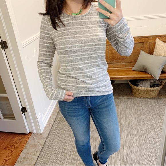 Banana Republic | “The Signature” Striped Tee - Picture 1 of 7